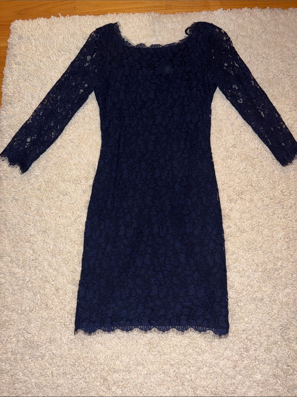 Diane Von Furstenberg - Gorgeous Lace Dress - like new!